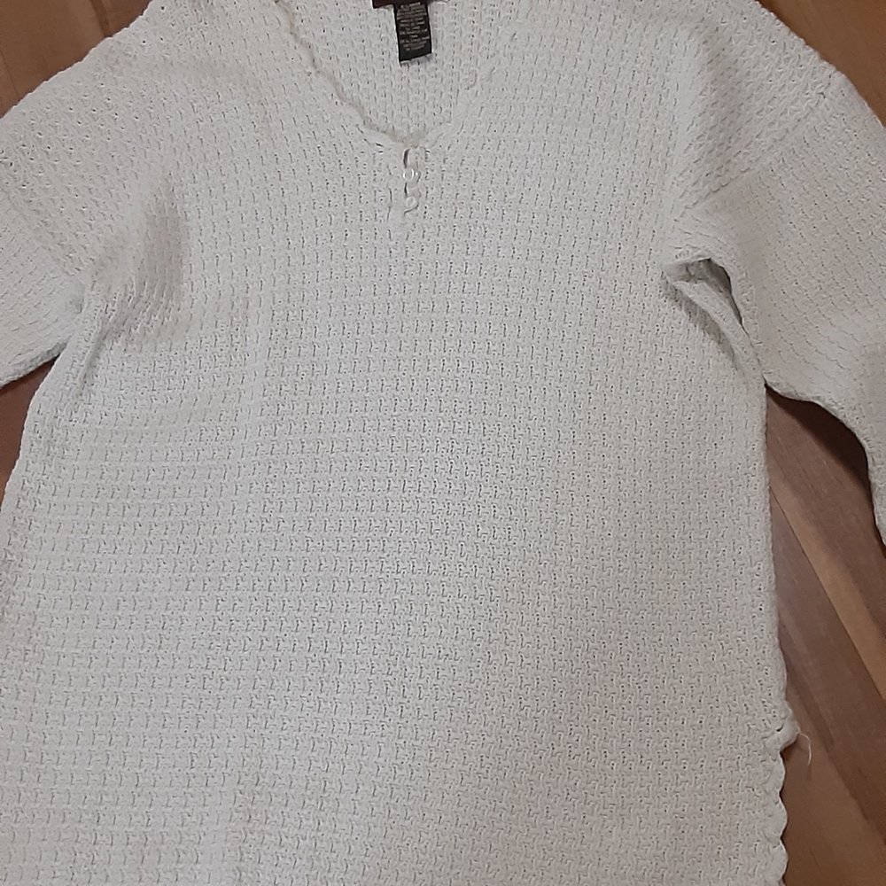 White V-Neck Sweater Vintage Yarnworks